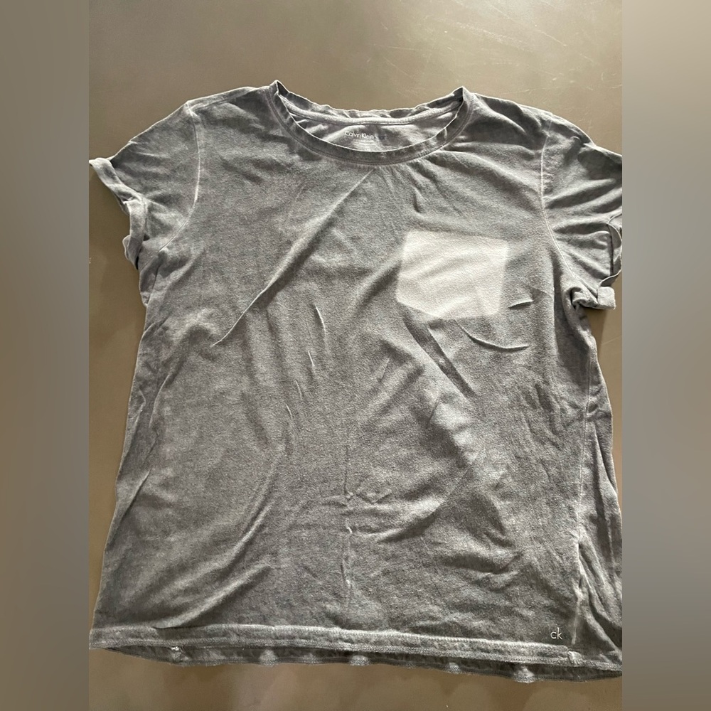 Calvin Klein Women’s short sleeved Tee Shirt Size Large